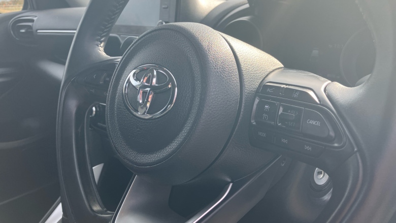 Toyota Yaris 1.5 Hybrid Design 5dr CVT Hybrid Hatchback